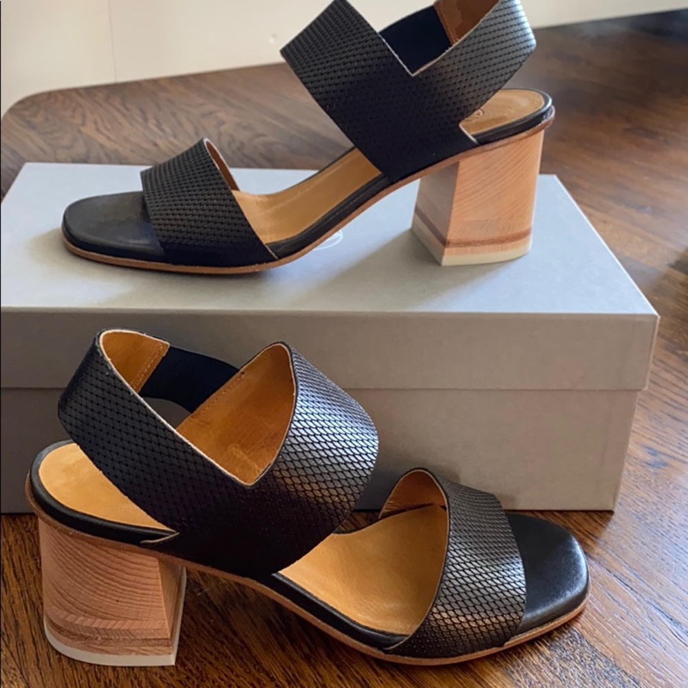 NEW Coclico Bedford modern strappy leather sandals